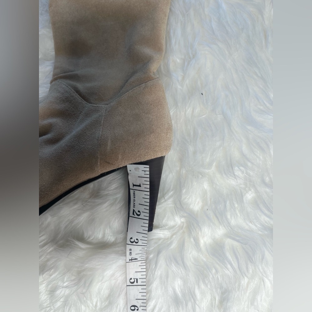 KENNETH COLE POINTED TOE PULL ON SUEDE BOOTS TAN COLOR SIZE 71/2 - Picture 12 of 14